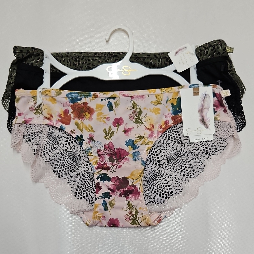 Jessica Simpson   Floral and Lace Woman's Hipster Fit Set